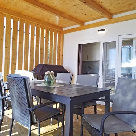 Apartment First Row To The Sea Mobilehome Drage
