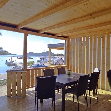 Appartamento First Row To The Sea Mobilehome *