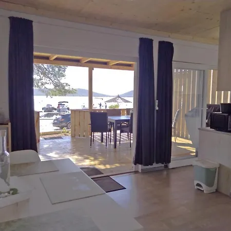 Appartamento First Row To The Sea Mobilehome *